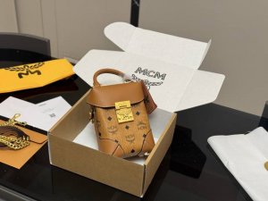 配盒 Size：14*17Cm Mcm 薯条包 青岛！原单！ 俏皮可爱 单肩手提斜挎