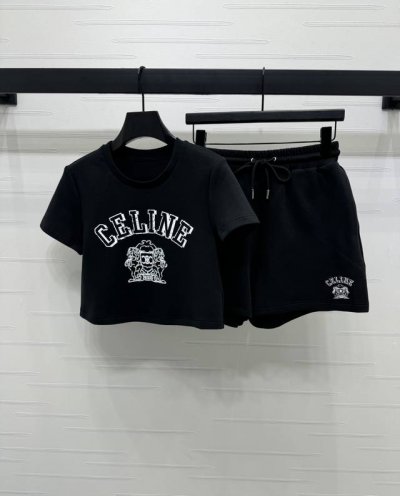 上新原单高端品质 Celin*2025春夏最新系列！圆领卫衣短裤套装！定制原生全棉材质 穿搭洋气 套头短款卫衣剪裁 袖口下摆螺纹包边细节 胸前3D字母点缀装饰