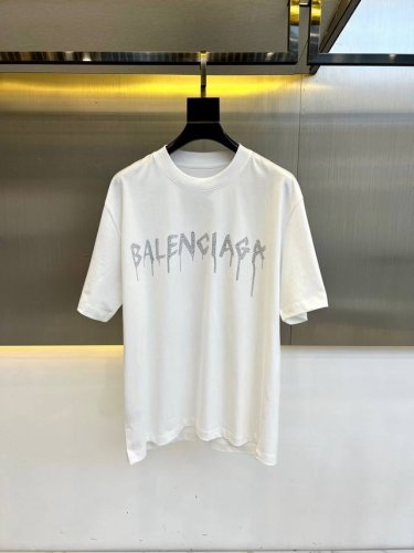 ba巴黎世家-2025春夏新款 字母Logo圆领短袖T恤，春夏休闲穿搭必不可少，胸前字母印花完完全全体现在高级审美的做工上， 印花自然美观，印花字母做工更是精致