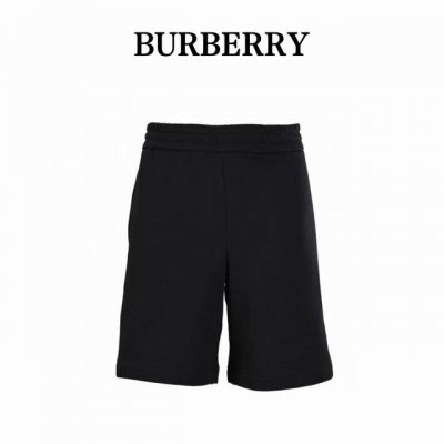 burberry巴宝莉Bbr 贴布绣战马棉质短裤 选用翻面绒棉质面料，贴身面经过拉绒处理，呈现细腻柔软的短绒毛层，如天鹅绒般顺滑，减少对皮肤的摩擦，提升穿着舒适