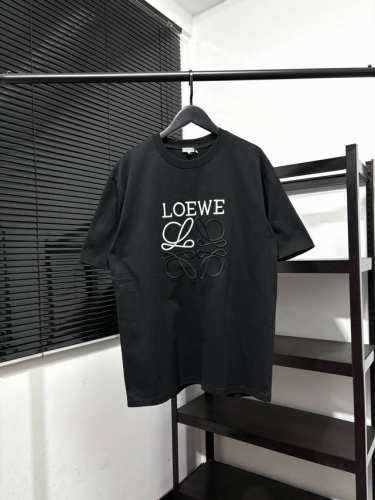 高版本，质量很好！罗意威 Loewe胸前大Logo刺绣蓝男女同款短袖T恤！刺绣内部内敷柔软网纱内衬，贴身穿都不会刺挠！ Loewe限定系列胸前大字母刺刺绣款圆领