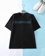 ba*世家 2025Ss春夏新款，男女同款发光植绒字母印花时尚休闲微阔宽松圆领短袖T恤衫！贸易公司渠道稀出，领先Gw发售！一款集独特设计与高端品质于一身的时尚单