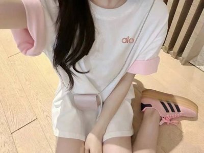 上新 25Ss字母刺绣假两件双层袖糖果色短袖T恤 袖子卷起来少女感拉满！惊喜连连 樱花粉字母刺绣Logo 辨识度高 自带高级感 双层袖子翻过来 就是好看的粉色了