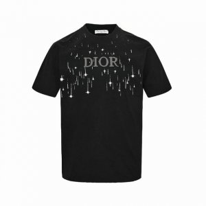 dior 迪奥 流星扎染及发泡印花短袖T恤 灵感汲取自八十年代复古原版面料 重现经典韵味 此款短袖T恤为官方同款 精心定制 每一件都承载着对过往时代的致敬与传承