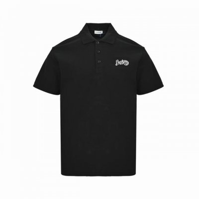 burberry 巴宝莉 25Ss 草体签名字母刺绣Polo短袖 选用珠地网眼布棉质面料打造，采用双罗纹针织工艺，形成凹凸交替的蜂巢状立体纹理，表面分布细密的网