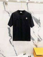 隔天到 Moncler 蒙口 字母Logo植绒印花徽章 Logo标识精致升级，灵感源自八十年代复古 原版面料 官方同款 短袖T恤 定制260克同缸染面料 手感非