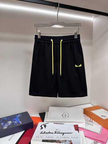 主推 Fendi 独家专供新款芬迪潮男时尚休闲运动短裤，高端欧版原单裤子，潮流时尚休闲裤子 透气舒适度高，细节无可挑剔，品牌元素设计理念，体现高品质。呈现休闲裁