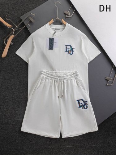 Dior 迪奥 Cd 微宽版版型 S-Xl 套装 cd 25Ss 新品官网同步发售 胸口Cd小蜜蜂刺绣Logo图案 后幅小蜜蜂大Logo刺绣Logo图案 短裤后