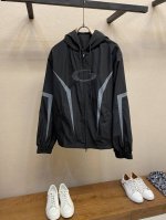 balenciagq、巴黎25新款Loop Sports Icon运动冲锋衣 进口尼龙功能性面料，经纬三线混纺，手感舒适透气。采用3D立体剪裁，前胸Loop S