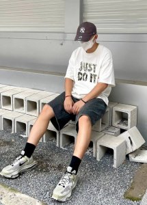 上新Nike 耐克情侣款圆领短袖T恤，全部采用上等原料，质感好颜色鲜明！ 这种款式上身回头率超高！基础款的圆领Tee,男女均可驾驭！ 尺码：S-3Xl 颜色：白