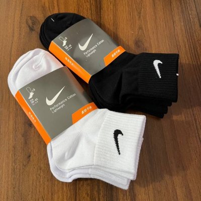 中帮袜中筒 一卡 3双！原单出口，Nike耐克袜子男袜女袜夏季运动休闲透气短筒低帮中帮纯棉袜子三双装情侣款！出口订单，原！单！货！柜子包装，一卡3双装！ 可购买