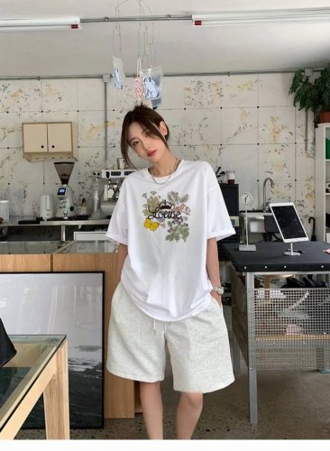 Loewe 罗意威25Ss 花卉印花短袖 高版本 重工 短袖T恤 顶级用料 限量发售！ 面料：250克 双纱双股用料 预缩定型 具有良好的吸汗性.可以保持干爽舒