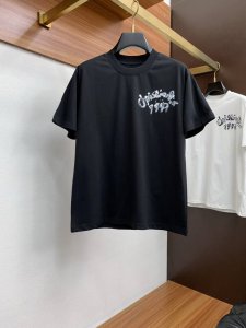 迪奥 S-3Xl 微阔版 2025Ss春夏新款 Ss新工艺Logo高品质纯棉质阔版圆领男士短袖T恤 新季新推系列将手绘巧妙融入设计 塑就一系列充满复古风情的运动