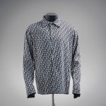 dior 迪奥Cd 老花满印提花长袖衬衫 面料弹性十足 整件衣服大身必须单独定织 门襟内侧包口织带单独定织 袖口下摆做锁边处理 全衣身对位 针织提花高弹面料 新