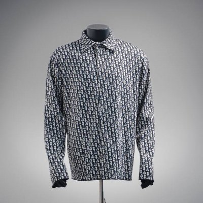 dior 迪奥Cd 老花满印提花长袖衬衫 面料弹性十足 整件衣服大身必须单独定织 门襟内侧包口织带单独定织 袖口下摆做锁边处理 全衣身对位 针织提花高弹面料 新