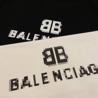 巴黎世家Balenciaga经典Bb马赛克Logo宽松字母印花情侣短袖 情侣同款 定织定染一致260G纯棉双纱面料 同缸零色差领口螺纹 四针六线工艺 面料舒适透