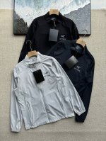 始祖鸟立领刺绣Logo户外必备科技面料防紫外线皮肤衣外套 超级舒服的科技面料，能有效阻挡百分之99的紫外线，给皮肤最好的保护！ 手感舒适度没得说，夏天穿起来再合