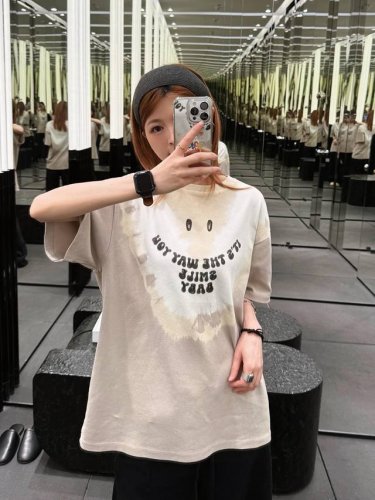maisonmargi*La 25Ss春夏新款 笑脸晕染渐变圆领短袖T恤丨独家Yb开发！高版出品！宽松落肩T恤裁剪 凸显品牌格调 采用克重纯棉制成 略带有弹力