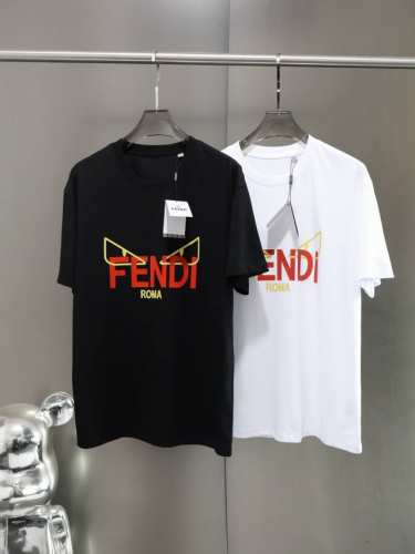 供 不控价 顶级高奢大牌外贸货重磅来袭 纯原臻品 品名 芬迪胸Fendi胸前小怪兽眼镜设计高端两色T恤 外贸服装工厂p大量现货库存积压 没办法只能把订单转内销低
