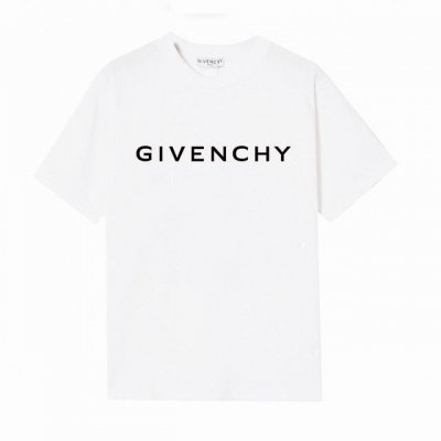 Givenchy 纪梵希字母短袖T恤,简单的设计看起来特别大方！版型剪裁特别有讲究！上身很洋气显瘦内搭外穿都看高密针织圆领设计，平整简约！亲肤透爽！T恤面料的柔