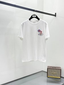 迪奥 2025Ss蛇年贺岁款春夏精品短袖T恤 官网同步 高端品质 定制顶级纯棉面料 顶级大厂1:1制作 时尚大牌重工艺Logo设计 手感柔软细腻 穿着亲肤舒适