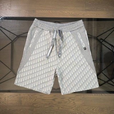 迪奥 Dior 2025夏季新款满印字母Logo松紧腰休闲短裤 全身采用针织满印字母Logo 搭配松紧腰围设计 男女好穿 抽绳头自满印Logo 细节满满 不挑身