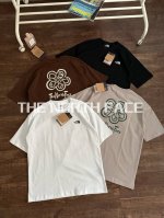 经典款 北面男女同款纯棉短袖T恤户外新款Thenorthface 8Ey9 25Ss全新款T恤，这款T恤独特工艺与设计重新定义日常穿搭。 40支双纱面料，210