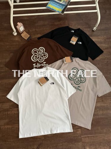 经典款 北面男女同款纯棉短袖T恤户外新款Thenorthface 8Ey9 25Ss全新款T恤，这款T恤独特工艺与设计重新定义日常穿搭。 40支双纱面料，210