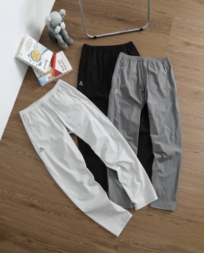 上新 品牌：凯乐石 Kailas 尺码：M-L-Xl-Xxl-Xxxl 颜色：黑色-深灰-浅灰 面料科技: 速干透气耐磨 裤型:直筒裤 裤门襟：内抽绳弹力松紧腰