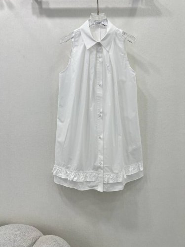 Saint Lanuren* 25新款翻领前胸Logo刺绣下摆褶皱花边无袖背心裙丨高版出品！采用定制的轻盈面料，手感细腻，穿着舒适也有垂坠感，冷色调高级黑非常好
