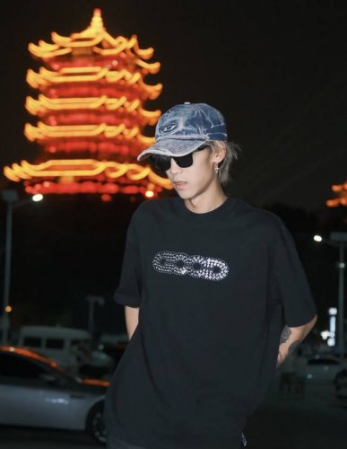 颜色：黑色 红色 码数：S M L Xl