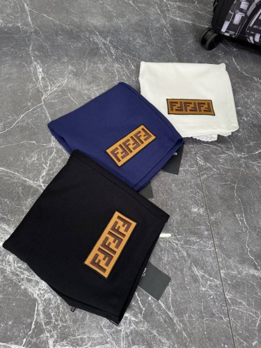 fendi 25Ss春夏新款短裤 可搭配套装 经典款Ff刺绣章仔工艺.后兜位点缀Logo短裤.订制高端锦棉罗马面料.立体侧身设计 超宽松版型日常慵懒搭配 颜色