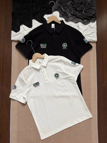 kolon Sport 可隆 多标刺绣Logo 短袖Polo衫 这款质感Polo衫，以都市休闲风格与实用性兼备的设计理念，打造出既有格调又不失舒适的日常穿搭单品