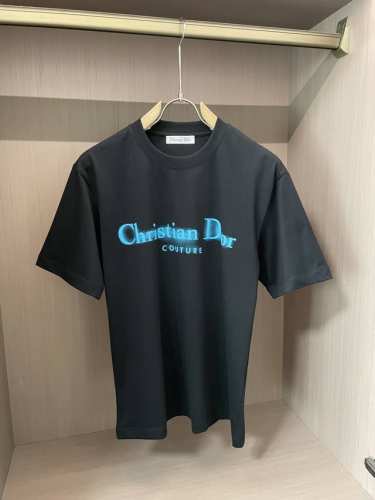 Dior 官网同款 官网同款 官网同款 重磅推荐！2025Ss夏装新品 专柜在售 最新系列图案Logo短袖T恤 必须人手一件的节奏！进口顶极丝光面料，极为亲肤舒