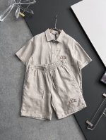 lv麻料套装*25春夏新品 极简运动中东麻料特制，穿上新颖时髦面料舒服透气，穿着非常舒适 低调不失奢华 穿出去非常有档次。裁剪亦无需多言 上身精致跃然 真正殿堂