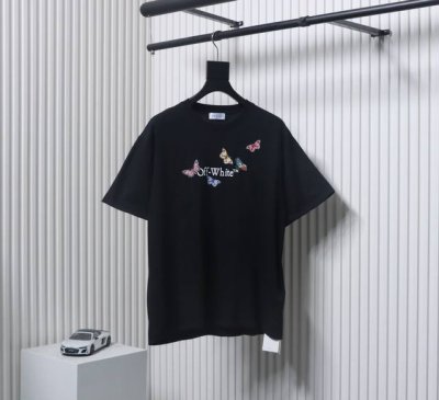 Off Ow White Ow彩色蝴蝶印花短袖 采用日本进口百灵达绣花机，齿轮走线，立体感极强，高密度饱满刺绣，手感柔软！采用进口材料透气环保级，丝网印花，色彩