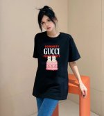 上新！春夏Gucci新款短袖T恤,版型剪裁特别有讲究！上身很洋气显瘦内搭外穿都看 高密针织圆领设计，平整简约！亲肤透爽！T恤面料的柔软性舒适性无可挑剔！男女均可