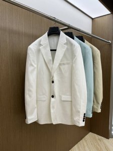 爆款 Kiton 抢先发售 2025新款西服外套，原单狠货 意大利进口面料，欧洲专柜同步，上身更随意大方，专柜原版五金奢华高档定制配饰新作！奢华品牌特质Logo
