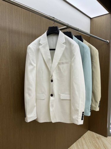 爆款 Kiton 抢先发售 2025新款西服外套，原单狠货 意大利进口面料，欧洲专柜同步，上身更随意大方，专柜原版五金奢华高档定制配饰新作！奢华品牌特质Logo