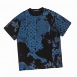 路易威登 Louis Vuitton 夏季新品，腰果花系列圆领短袖T恤，质地柔软舒适，透气性好，穿着轻盈自如。圆领设计简洁大方，展现出休闲与时尚的完美结合。满版
