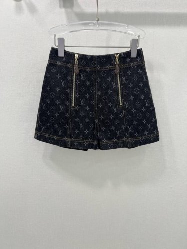 Louis Vuitt*N25新款前双拉链皮扣牛仔裤经典老花牛仔面料 定制Yb五金 皮扣 洗水面料时髦低调气质又奢华高级！版型百搭不挑人，原版定制面料柔软亲肤
