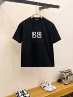 ss巴黎世家纯棉最新面料经典标识图案Logo时尚简约潮流短袖，最顶级的品质专柜原单短袖，顶级制作工艺进口面料，专柜款独特设计，采用进口高端订制面料。官网在售！面