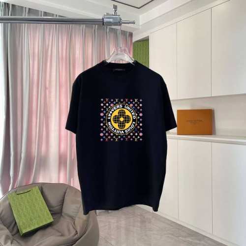 LV*路易威登2025夏季新款 个性字母Logo印花 定制面料300G 短袖T恤 男女同款 尺码 S M L Xl Xxl 五个码 颜色 黑色 白色 湖绿色 紫