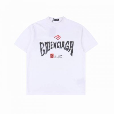 balenciaga 巴黎世家 印花字母短袖T恤 纯棉洗水面料，洗水后300克重左右。柔软亲肤细腻。做工细致，厚度适中。男女同款，宽松版型，时尚减龄百搭。 颜色