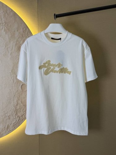 lv 25Ss四月春季新款前幅绣花Logo短袖T恤 尺码：S M L Xl