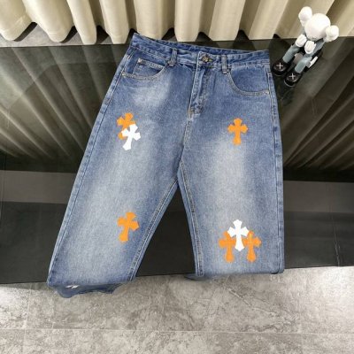chrome Heart克罗心 经典款橘色激光十字架拼皮牛仔裤. 裤子采用顶级重工洗水工艺 每一处细节都彰显匠心 小牛皮经激光切割 制成精致十字架 触感与视觉的
