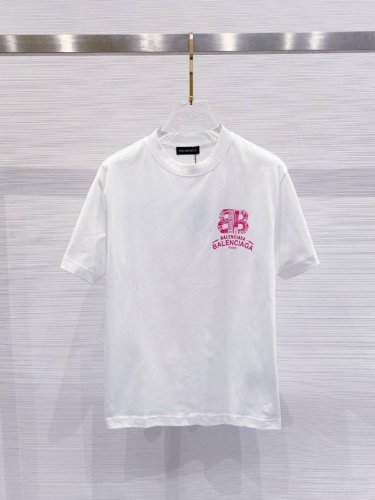 巴黎世家 2025早春新款男女同款短袖T恤，！定制专属纯棉面料，定制原版工艺螺纹，胸前重工字母Logo工艺设计！简约大方，从容百搭，档次极高，完美融入时尚还有风