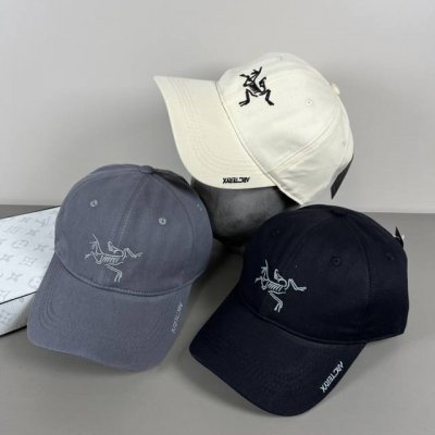 配防尘袋 Arcteryx Small Bird Hat 始祖鸟刺绣标弯檐棒球帽轻量帽子防晒帽遮阳帽情侣款Small Bird帽子四季皆宜，性能持久。适合越野跑