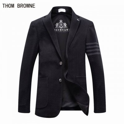 高版本 Tb 2025Ss欧洲专柜主打系列。男士修身西服 ，采用进口高端面料 ，面料超级牛逼上身潇洒大气 ，贵气十足！男神必备码数:M-Xxxl 下单请报身高体
