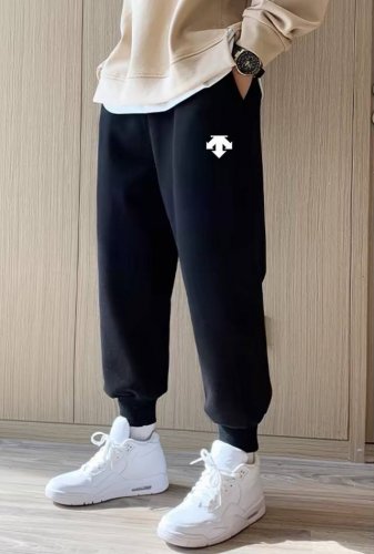 descente 迪桑特螺纹运动卫裤束脚裤收脚裤休闲裤子 ｜无敌版型｜｜男女同款｜ 面料采用超高品质华棉 最大的优点就是亲肤性跟保形性好 顶级面料带来超舒适上身